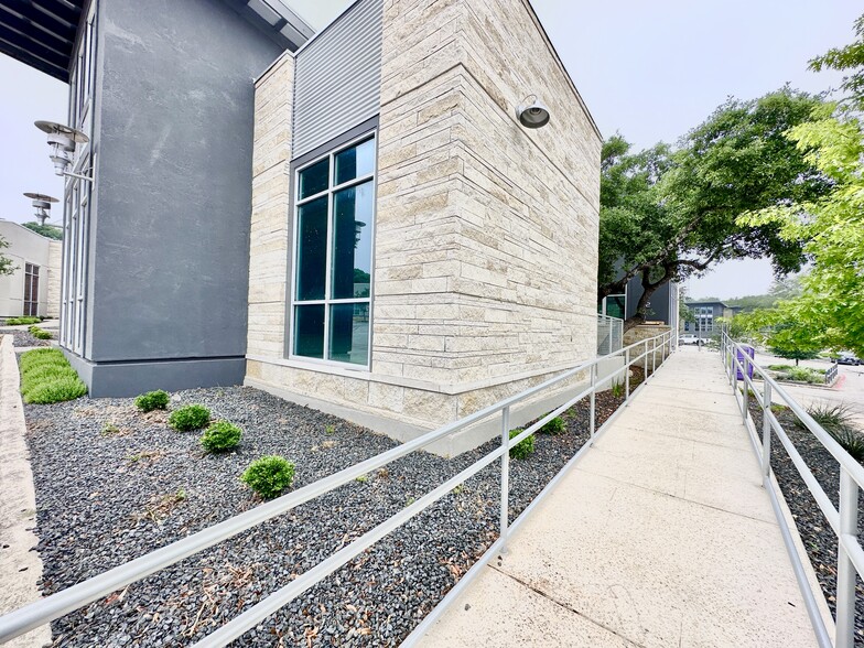 More Photos Of 23119 Ih 10 W, San Antonio Office For Lease