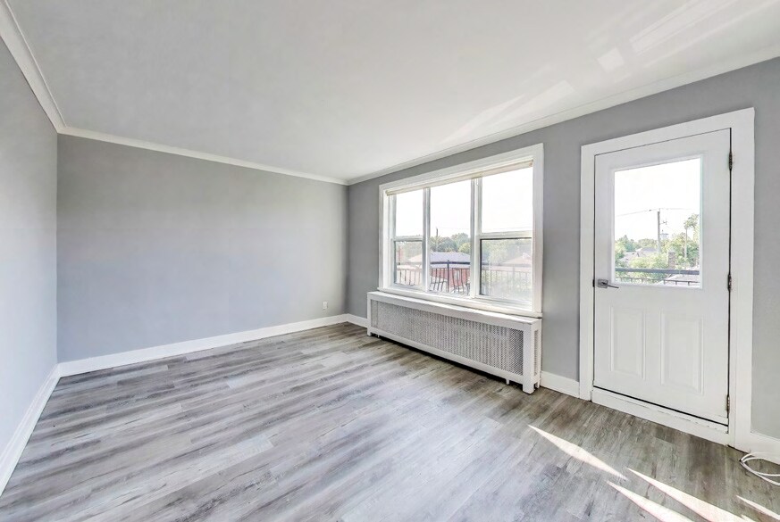 More Photos Of , Toronto Multifamily For Sale