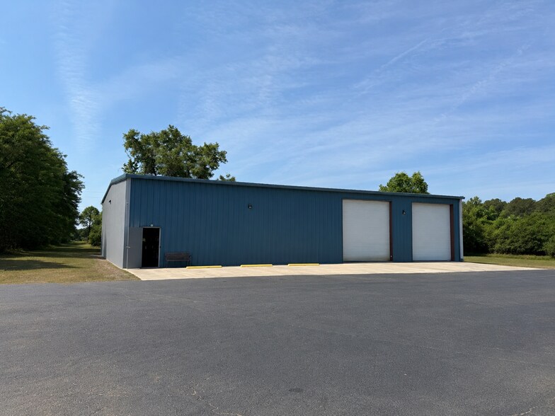 Primary Photo Of 7173 Cross County Rd, Charleston Service For Lease