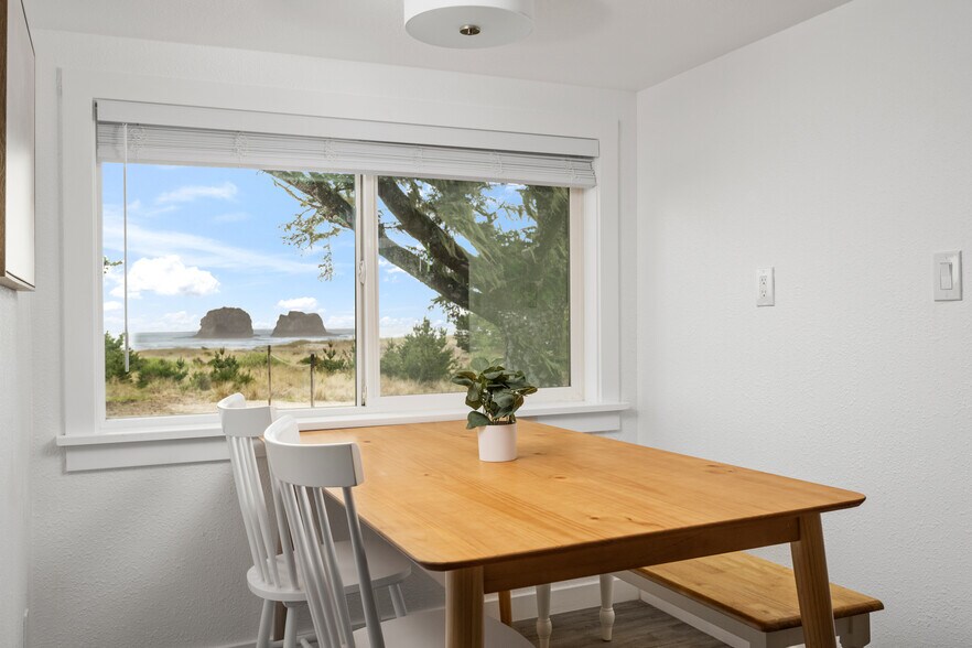 More Photos Of Ocean Rogue Inn, Rockaway Beach Hospitality For Sale