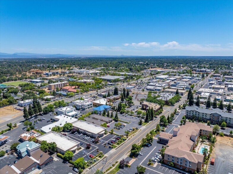 More Photos Of 2155 Larkspur Ln, Redding Office For Sale