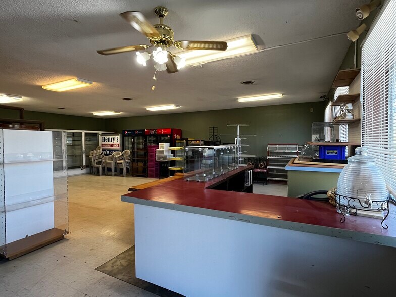 More Photos Of 99 3rd St, Maupin Restaurant For Sale