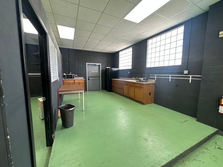 More Photos Of 1827 Silver Star Rd, Orlando Unknown For Lease