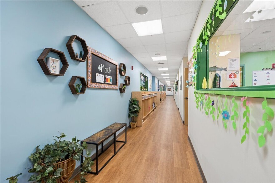 More Photos Of 443 W Lowell Ave, Haverhill Office For Sale