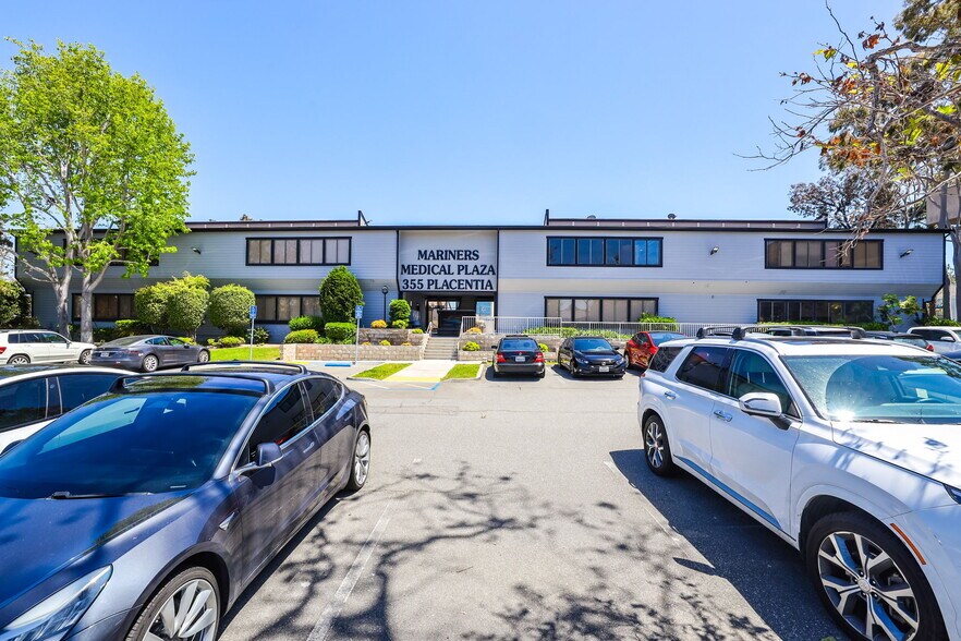 More Photos Of 355 Placentia Ave, Newport Beach Medical For Sale