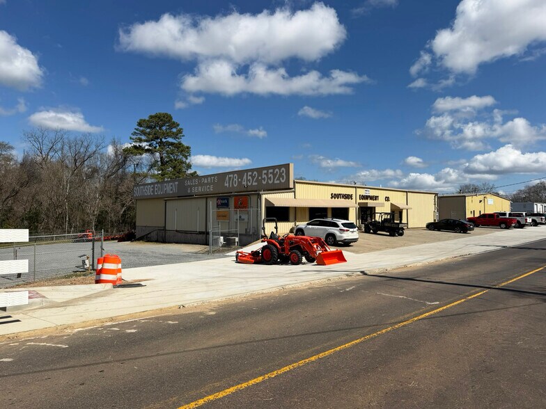 Primary Photo Of 140 E Andrews St, Milledgeville Industrial For Sale
