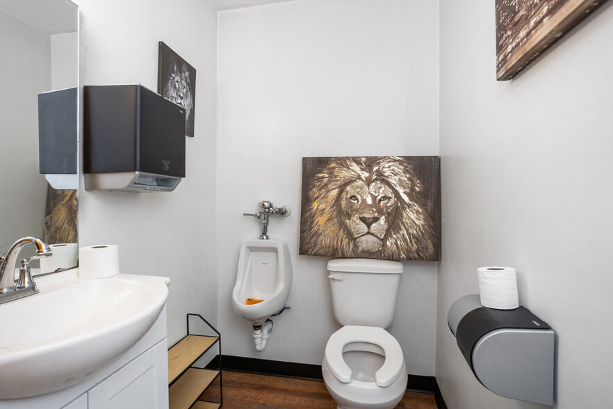 More Photos Of 707 Wilmer Ave, Anniston Office For Sale