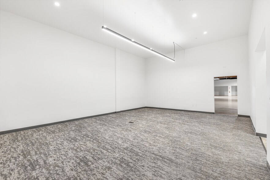 More Photos Of 860 Charter St, Redwood City Research And Development For Lease