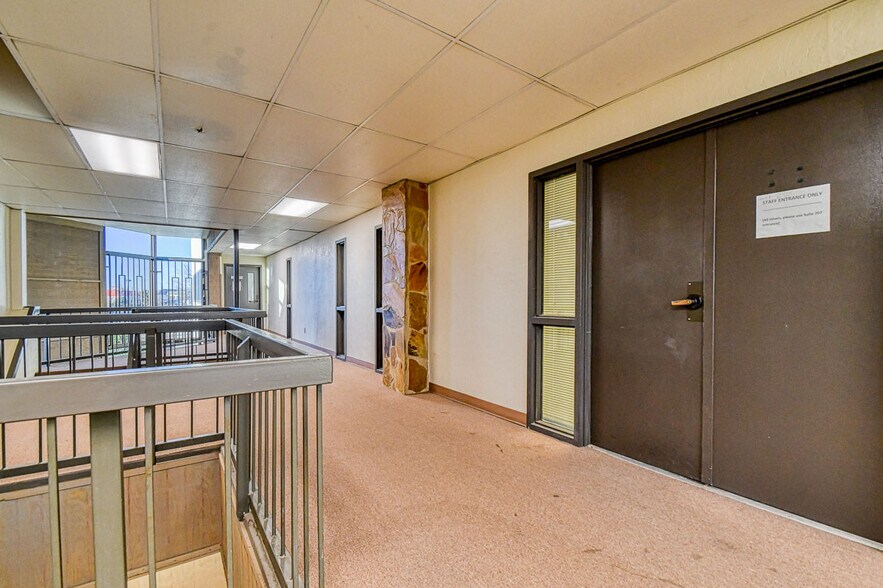 More Photos Of 2401 Tee Cir, Norman Office For Sale