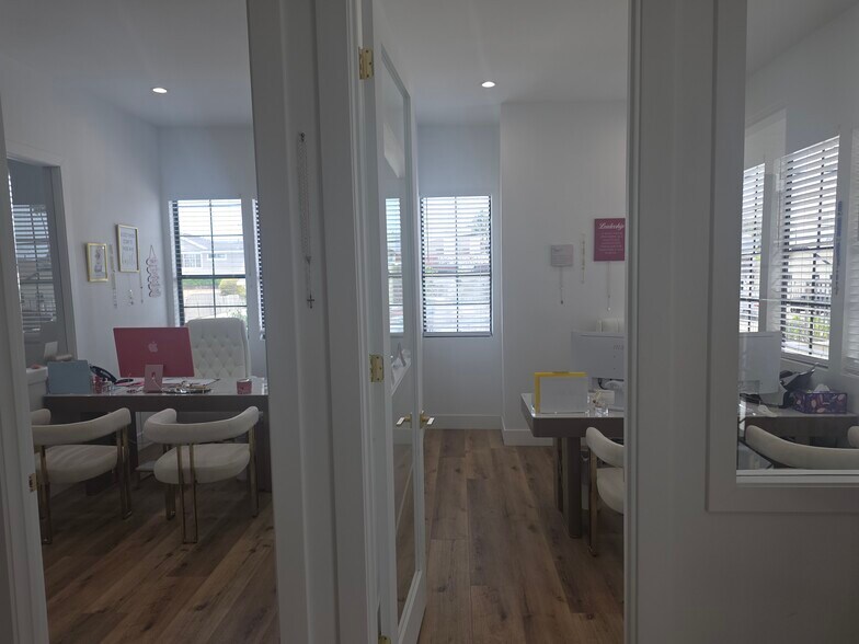 More Photos Of 471 N Old Newport Blvd, Newport Beach Medical For Lease