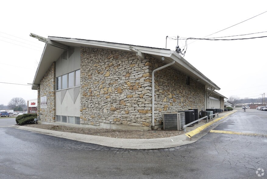 More Photos Of 8600 W 95th St, Overland Park Medical For Lease