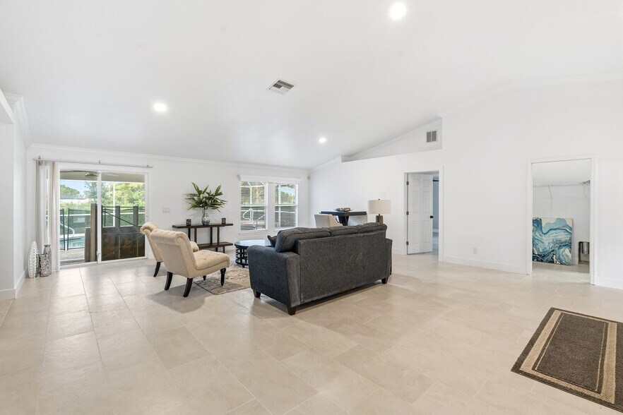 More Photos Of 5106 Lee Blvd, Lehigh Acres Office For Sale