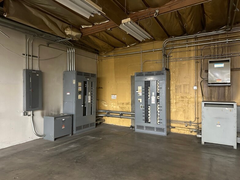 More Photos Of 9200 Lower Azusa Rd, Rosemead Warehouse For Sale