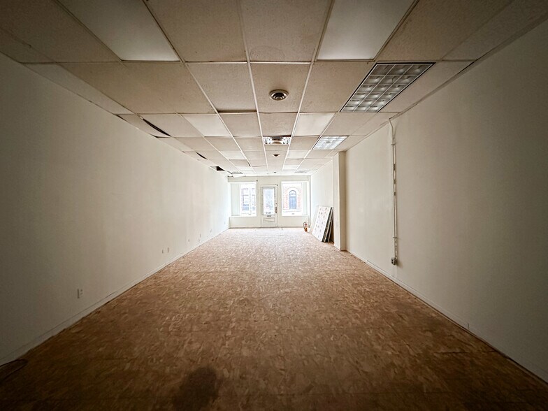 More Photos Of 2623 Shelby St, Indianapolis Restaurant For Lease