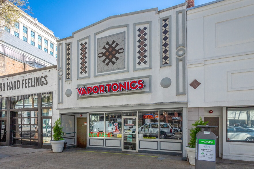 More Photos Of 809 Market St, Chattanooga Storefront Retail Office For Sale