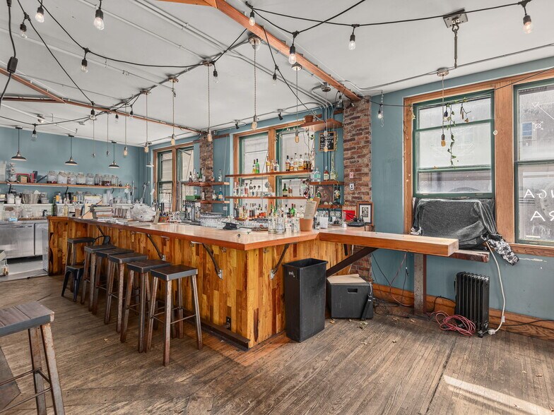 More Photos Of 48 College St, Asheville General Retail For Lease