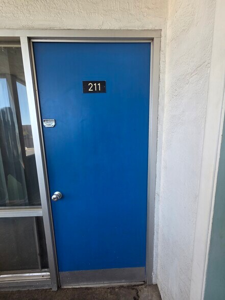 More Photos Of 1001 Central Ave NE, Albuquerque Hotel For Sale