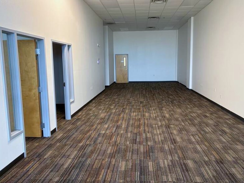 More Photos Of 7700 CF Jordan Dr, El Paso Warehouse For Lease