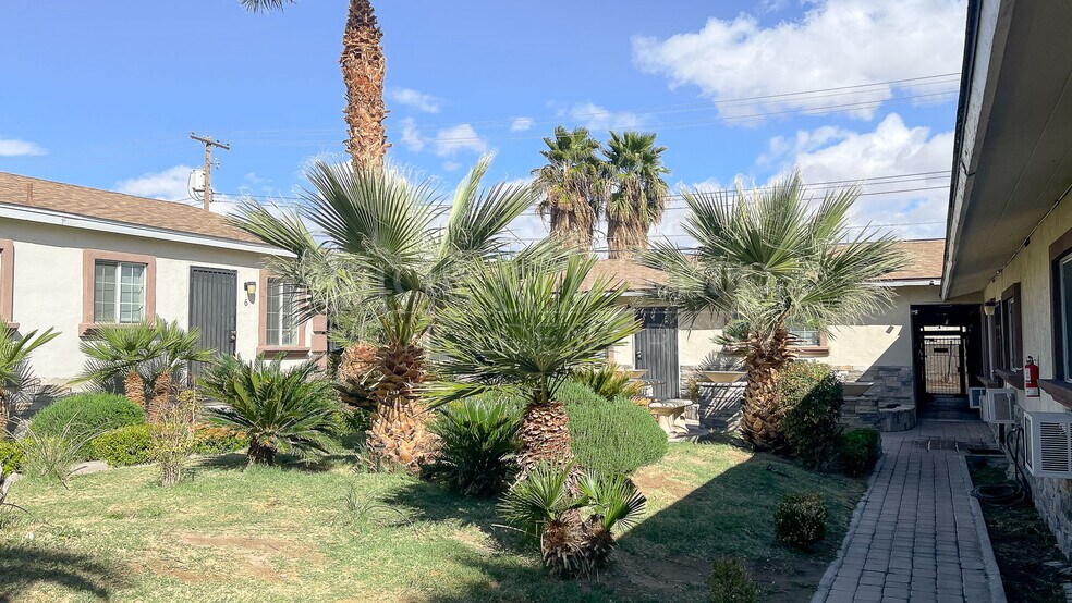 More Photos Of 1921 Stewart Ave, Las Vegas Apartments For Sale