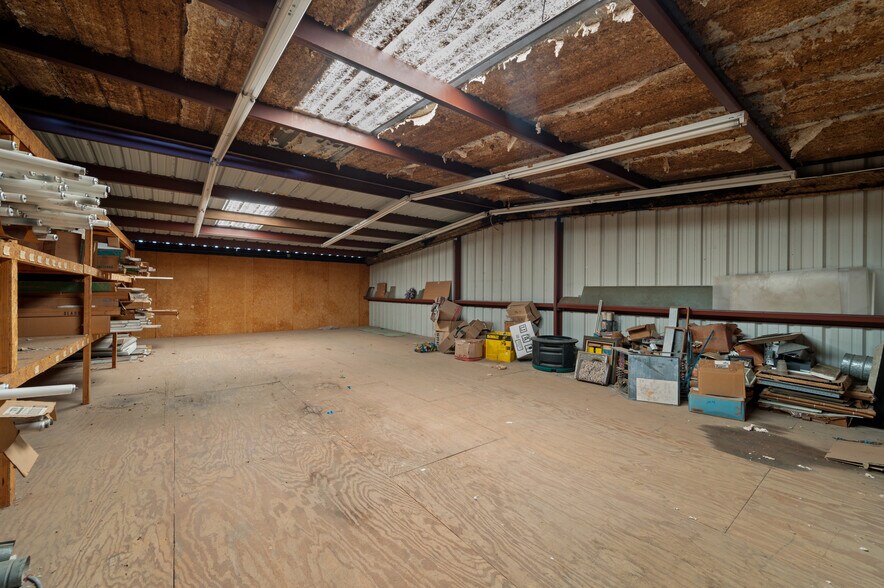 More Photos Of 7 Hills Rd, Newark Warehouse For Sale