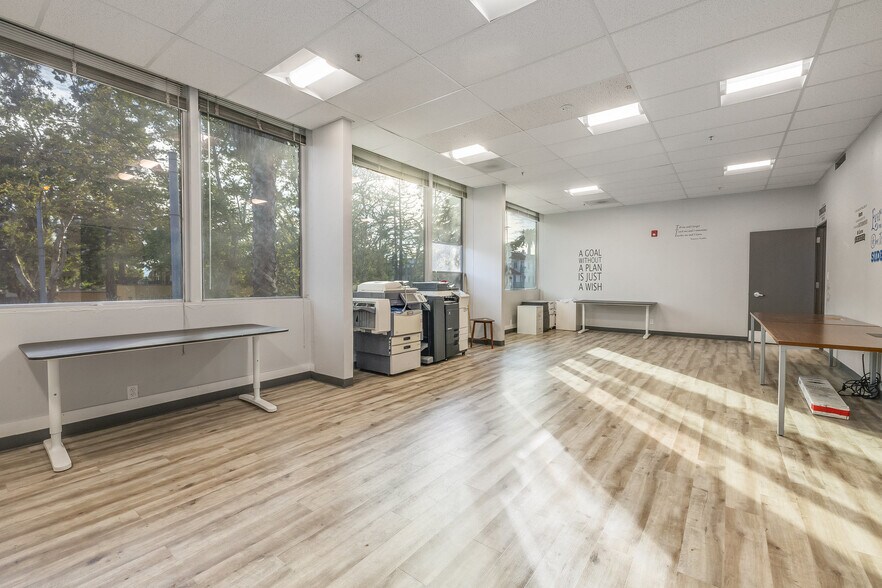 More Photos Of 480 N 1st St, San Jose Office For Sale