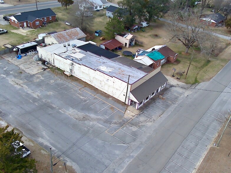 More Photos Of 202 Pine st, Pink Hill Flex For Sale