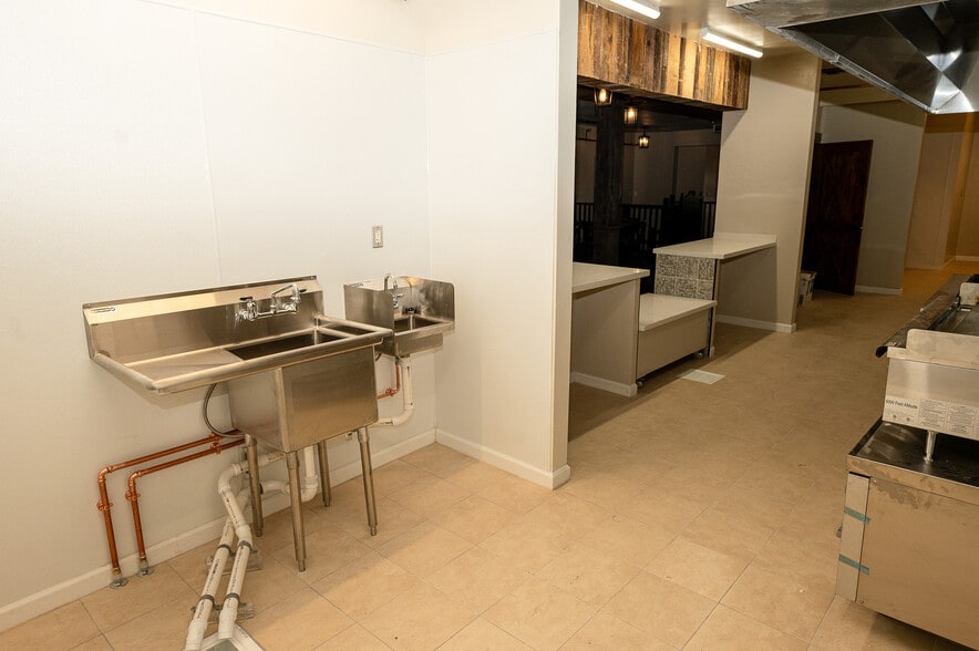 More Photos Of 5 N C St, Virginia City Restaurant For Lease