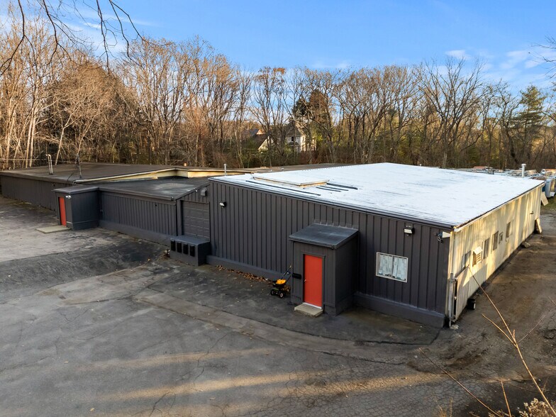 More Photos Of 89 Hartford Ave W, Mendon Flex For Sale