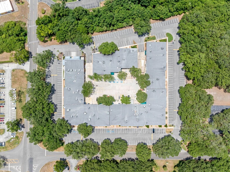 More Photos Of 9417 Princess Palm Ave, Tampa Office For Sale