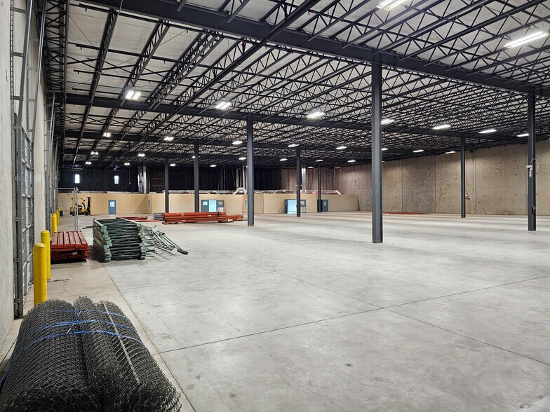 More Photos Of 6508 Tri-County Pky, Schertz Warehouse For Lease