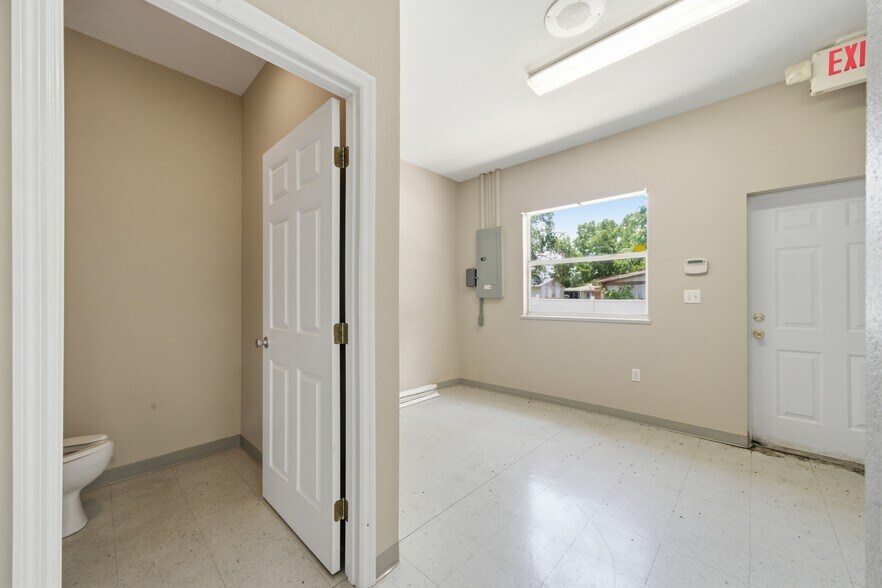 More Photos Of 401 W Interlake Blvd, Lake Placid Office For Sale