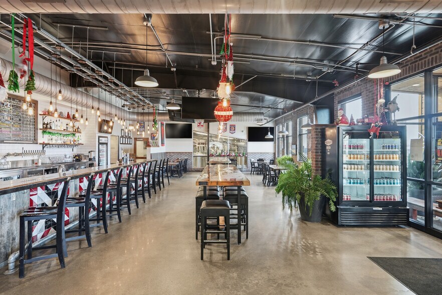 More Photos Of 706 E 23rd St, Lawrence Restaurant For Sale