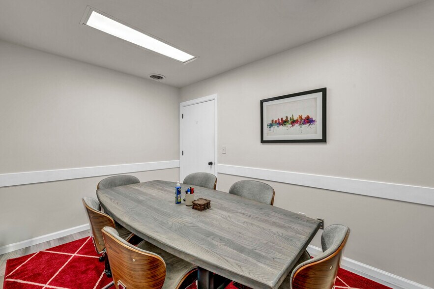 More Photos Of 1824 E Broad St, Columbus Office Residential For Lease