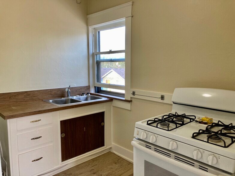 More Photos Of 4435 SE Belmont St, Portland Apartments For Sale