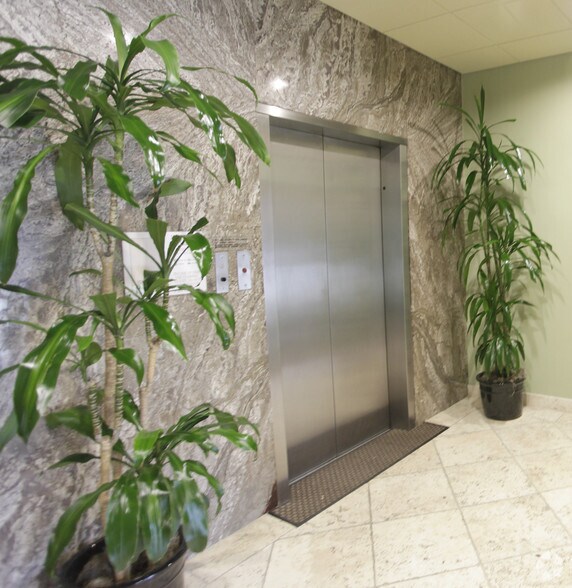 More Photos Of 245 E Olive Ave, Burbank Office For Lease