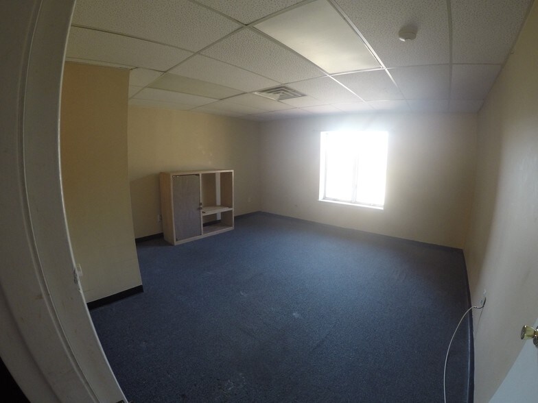 More Photos Of 1590-1610 Union Valley Rd, West Milford Freestanding For Lease