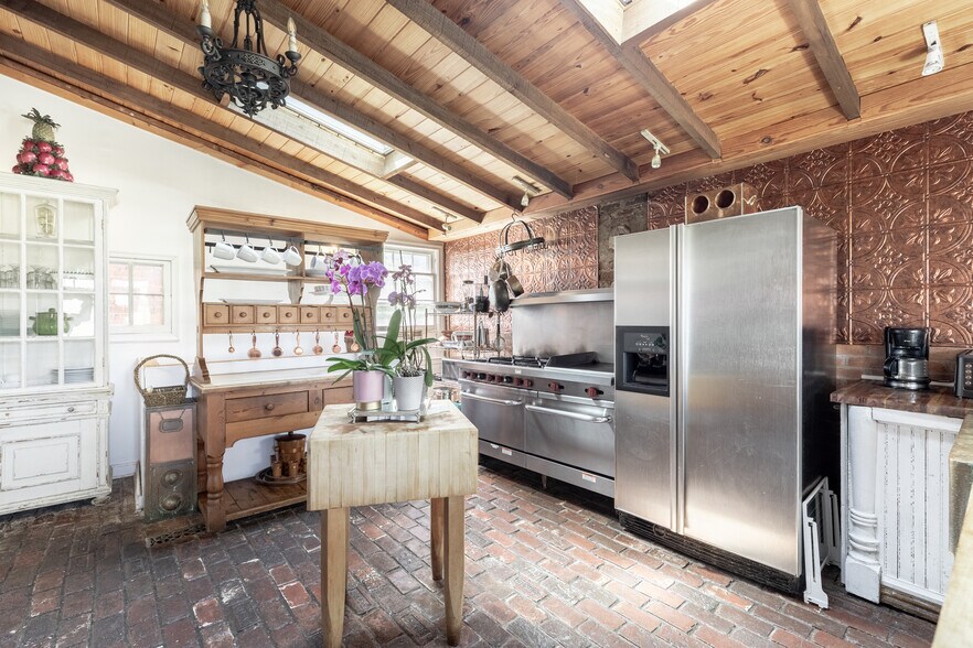 More Photos Of 2416 Lowesville Rd, Amherst Hospitality For Sale