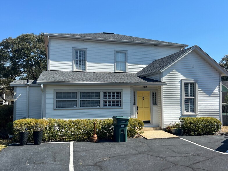 More Photos Of 209 N Dawson St, Thomasville Office For Sale