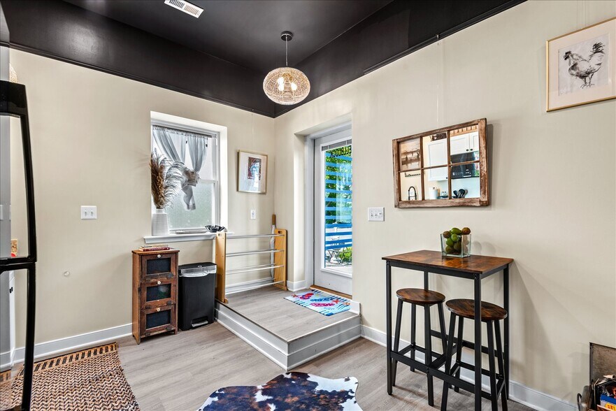 More Photos Of 10 Irving Ave N, Colonial Beach Apartments For Sale