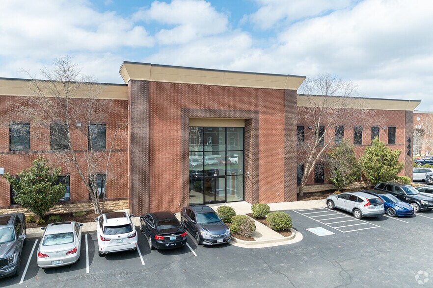 More Photos Of 444 Lewis Hargett Cir, Lexington Office For Sale
