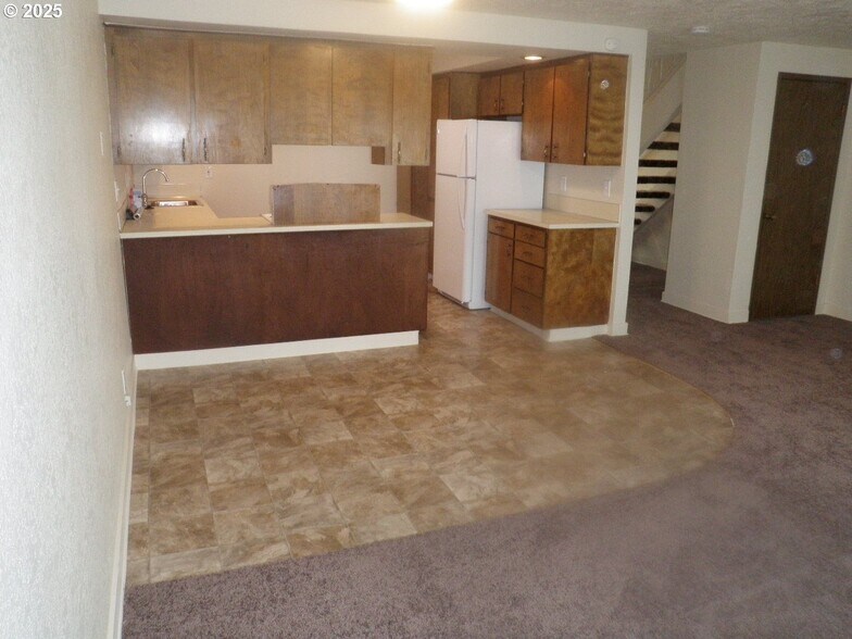 More Photos Of 2510 E 8TH St, Vancouver Apartments For Sale