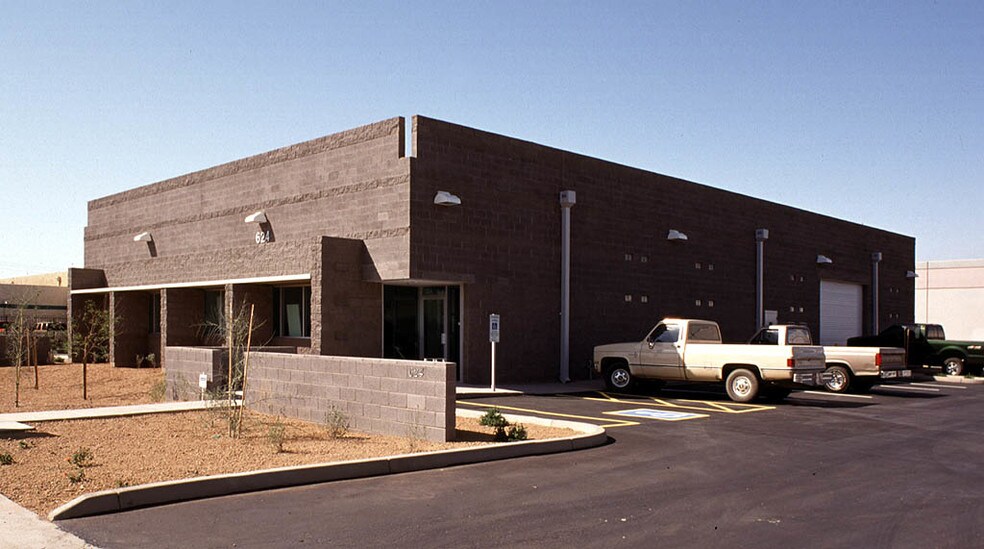 Primary Photo Of 624 S Perry Ln, Tempe Warehouse For Lease