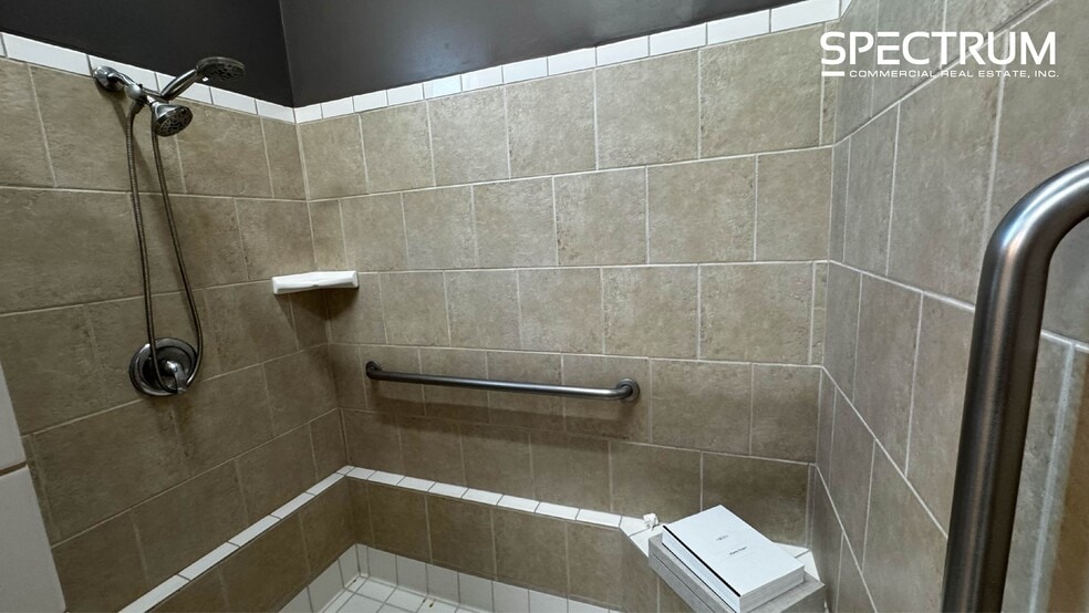 More Photos Of 2707 W Burbank Blvd, Burbank Storefront Retail Residential For Lease