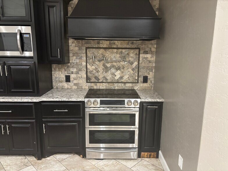 More Photos Of 10101 Highway 87, Lubbock Warehouse For Sale