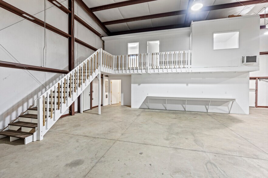 More Photos Of 1344 Brookside Blvd, Grants Pass Warehouse For Lease