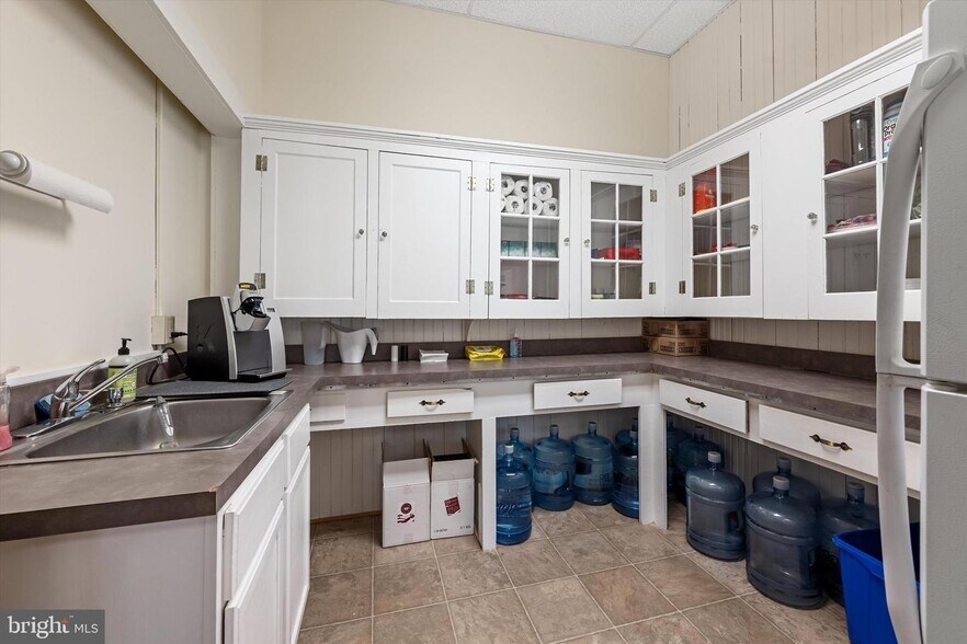 More Photos Of 37-45 E Boscawen St, Winchester Office For Sale