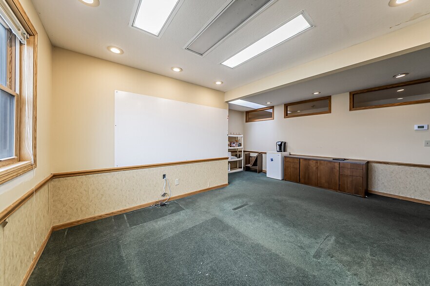 More Photos Of 4259 Lake Rd, Lorain Office For Sale