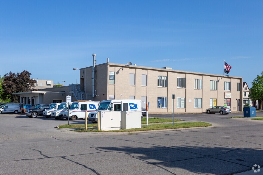 More Photos Of 324 Washington Ave, Grand Haven Post Office For Lease