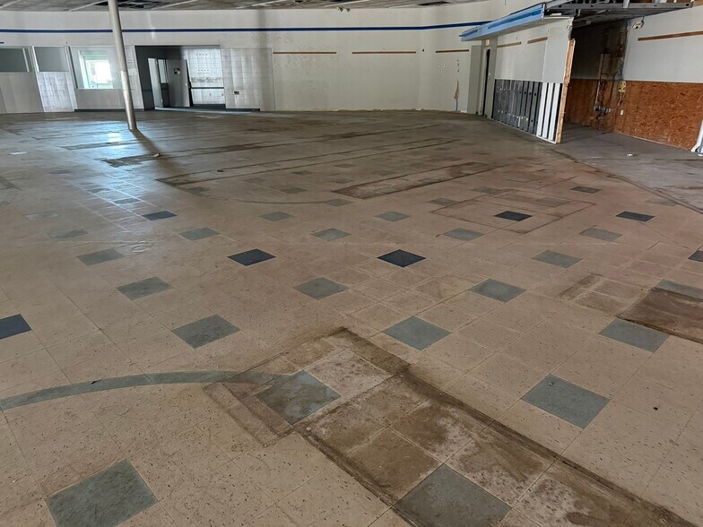More Photos Of 701 Atlanta Rd, Seaford Freestanding For Lease