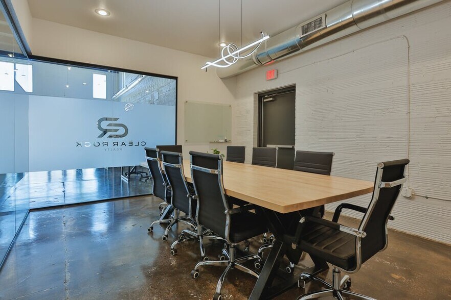 More Photos Of 615 Broadway St, Lubbock Office For Sale